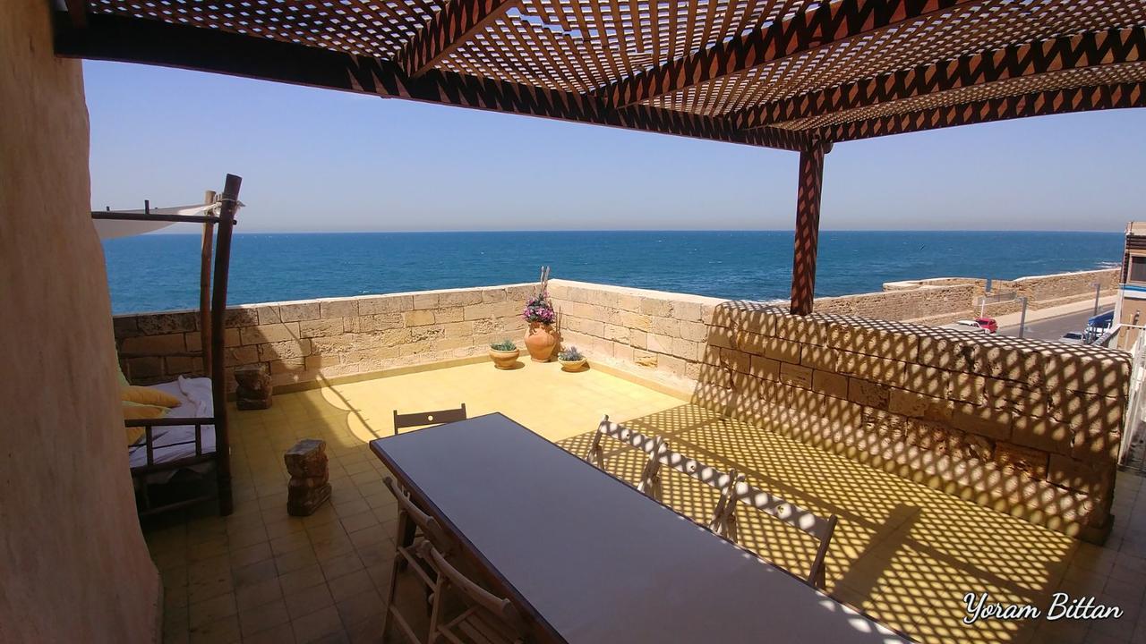 Four Hearts - Acre'S Sea Side Suite Exterior foto