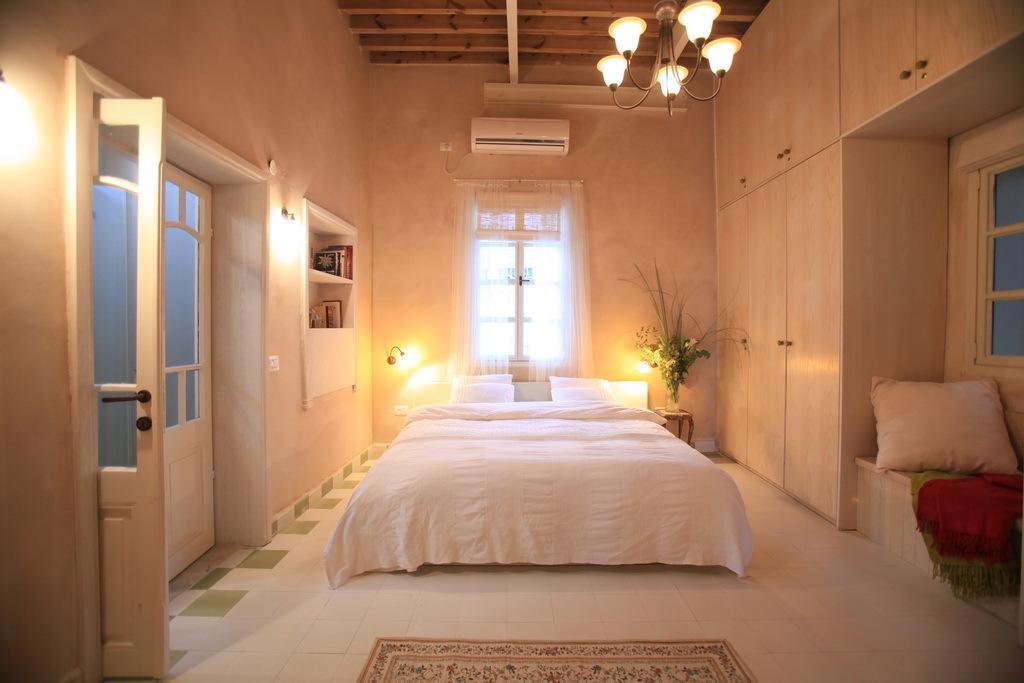 Four Hearts - Acre'S Sea Side Suite Zimmer foto